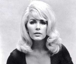 Stella Stevens