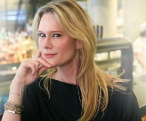 Stephanie March