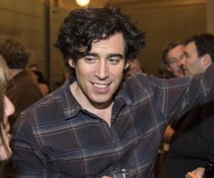 Stephen Mangan