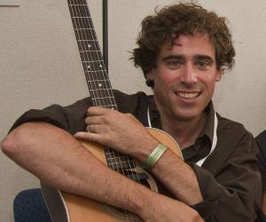 Stephen Mangan