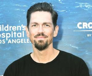 Steve Howey Biography