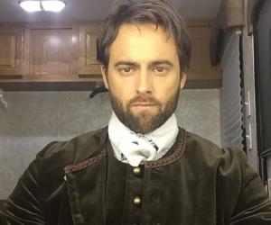 Stuart Townsend Biography