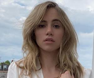 Suki Waterhouse