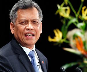 Surin Pitsuwan Biography