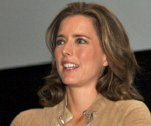 Téa Leoni Biography