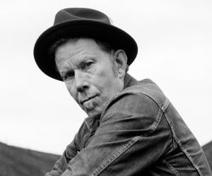 Tom Waits Biography