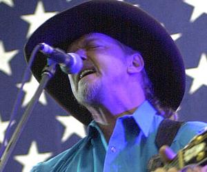 Trace Adkins Biography