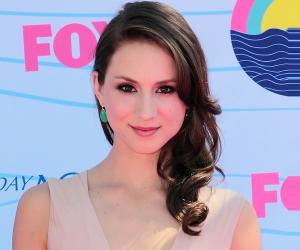 Troian Bellisario