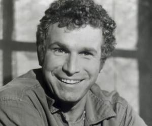 Wayne Rogers