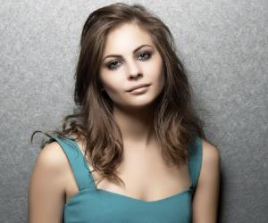 Willa Holland