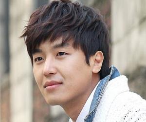 Yeon Woo-jin Biography - Facts, Childhood, Family & Achievements of ...