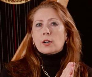 Yolanda Kondonassis