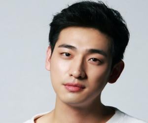 Yoon Park - Bio, Facts, Family Life of South Korean Actor