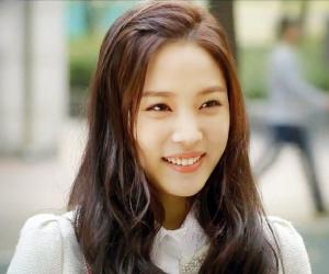 Yoon So-hee Biography