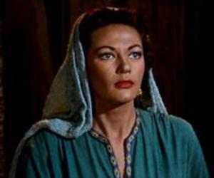 Yvonne De Carlo Biography