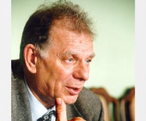 Zhores Ivanovic... Biography